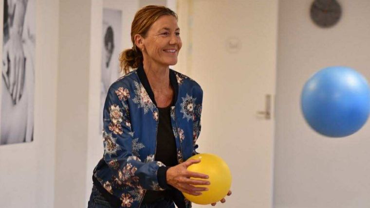 Lotte MindSocial der træner (holdbillede)